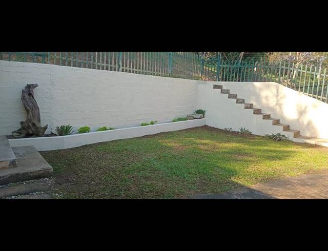 3 BEDROOM TOWNHOUSE FOR SALE IN DAWNCLIFFE